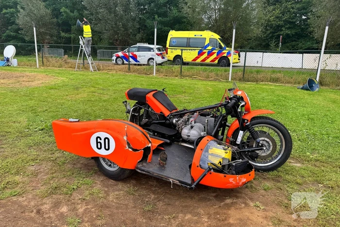 Motor rijdt publiek in, persoon van organisatie overleden