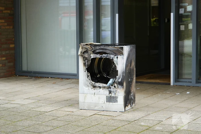 Brandweer zet extra middelen in bij brand in flat