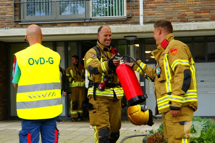 Brandweer zet extra middelen in bij brand in flat