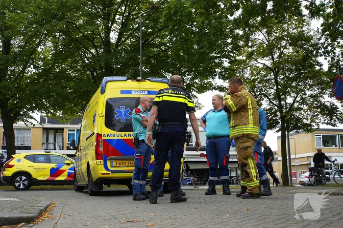 Brandweer zet extra middelen in bij brand in flat