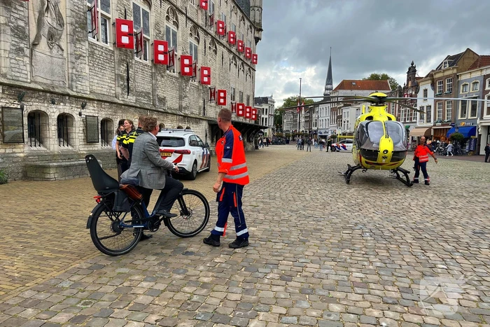 Traumahelikopter landt midden in het centrum
