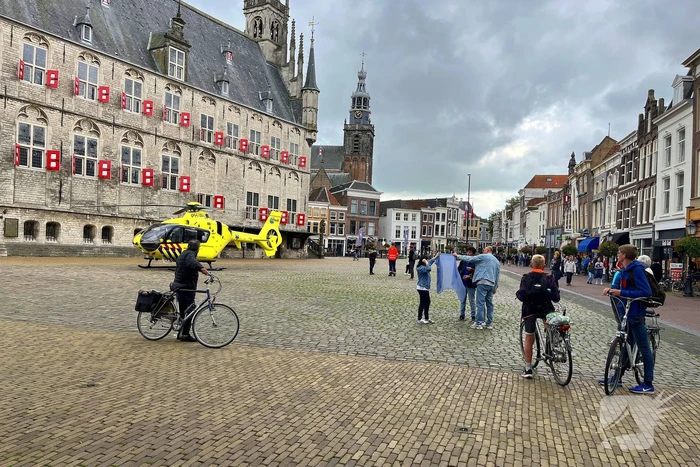 Traumahelikopter landt midden in het centrum