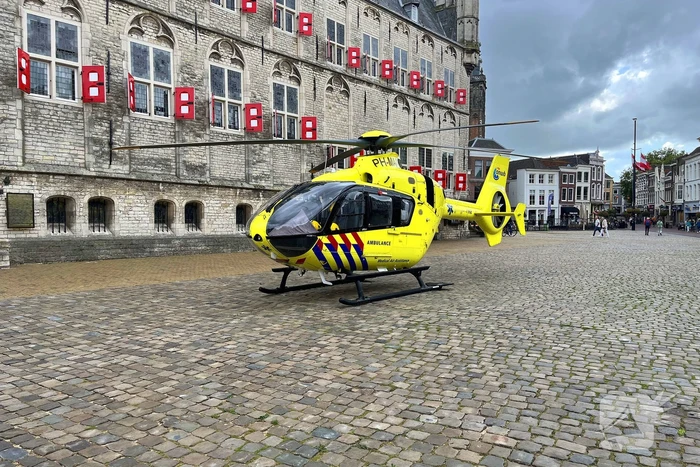 Traumahelikopter landt midden in het centrum