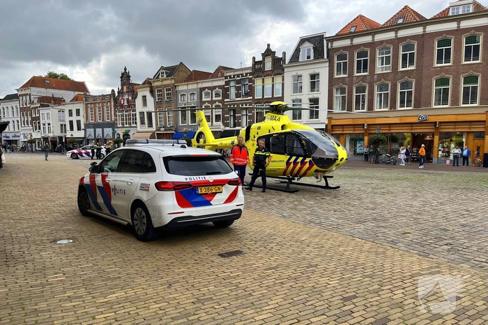 Traumahelikopter landt midden in het centrum