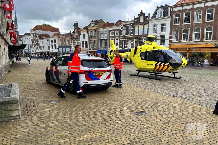 Traumahelikopter landt midden in het centrum