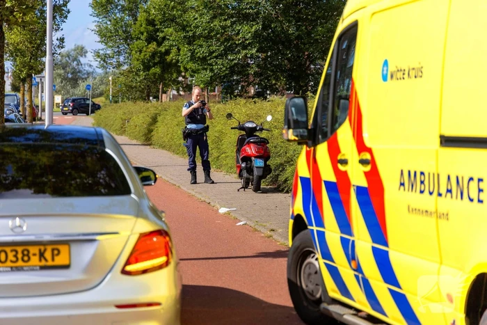 Scooterbestuurder gewond bij botsing met autodeur