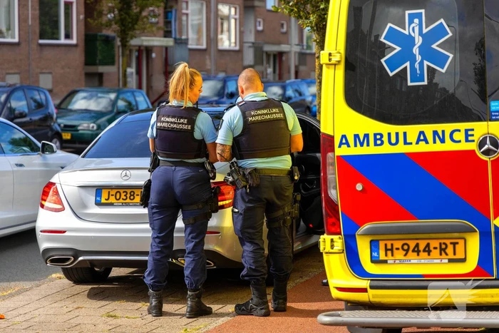 Scooterbestuurder gewond bij botsing met autodeur