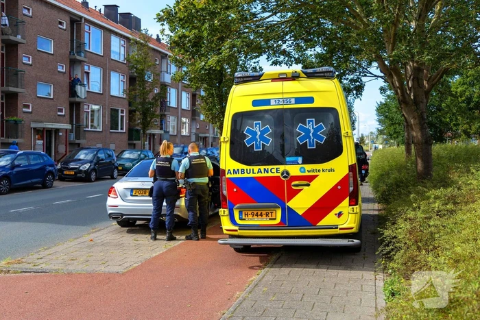 Scooterbestuurder gewond bij botsing met autodeur