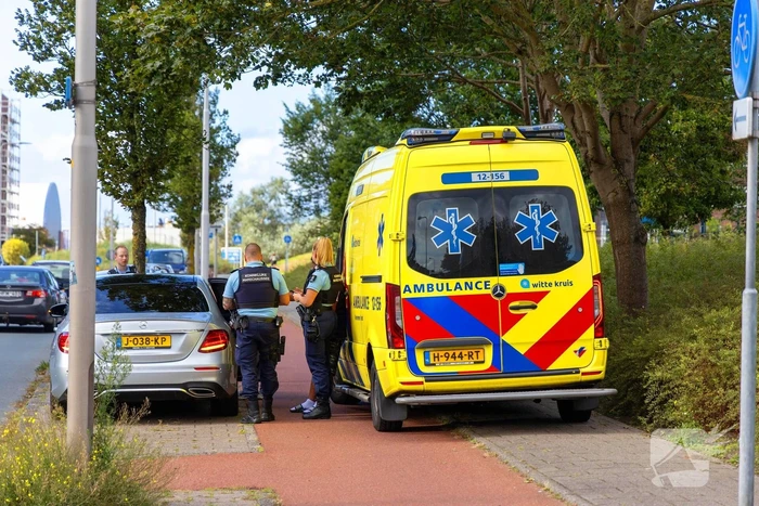 Scooterbestuurder gewond bij botsing met autodeur