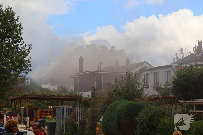 Grote rookontwikkeling bij woningbrand