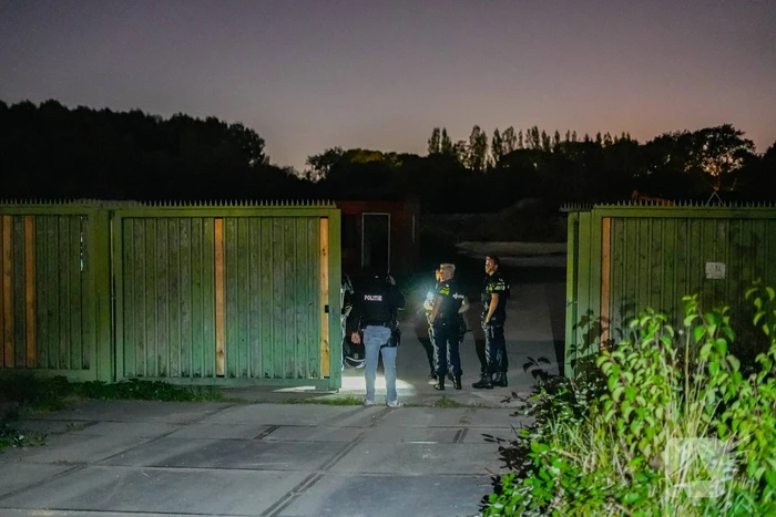 Team parate eenheid doet inval in pand