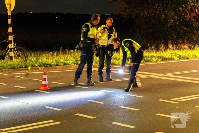 Fietser overlijd na botsing met auto