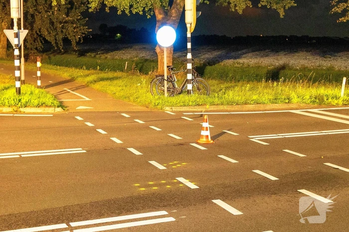 Fietser overlijd na botsing met auto