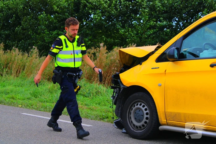 Buurtbus en bezorgbus klappen op elkaar
