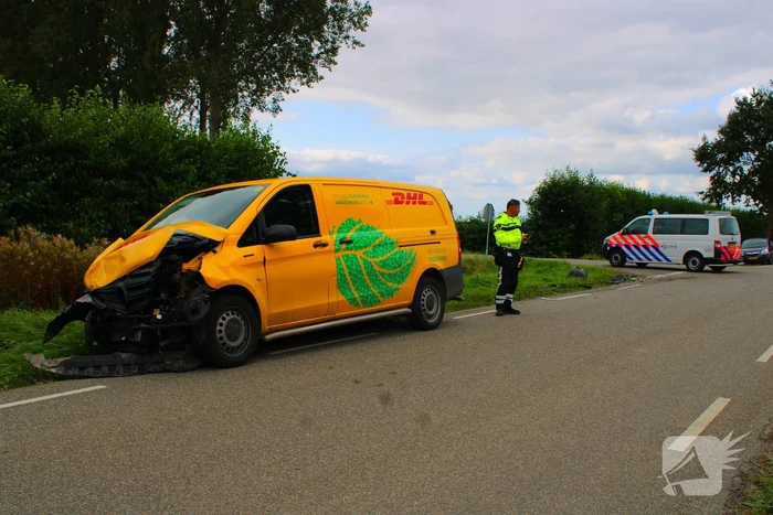 Buurtbus en bezorgbus klappen op elkaar