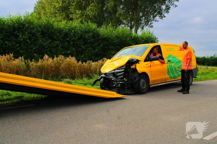 Buurtbus en bezorgbus klappen op elkaar