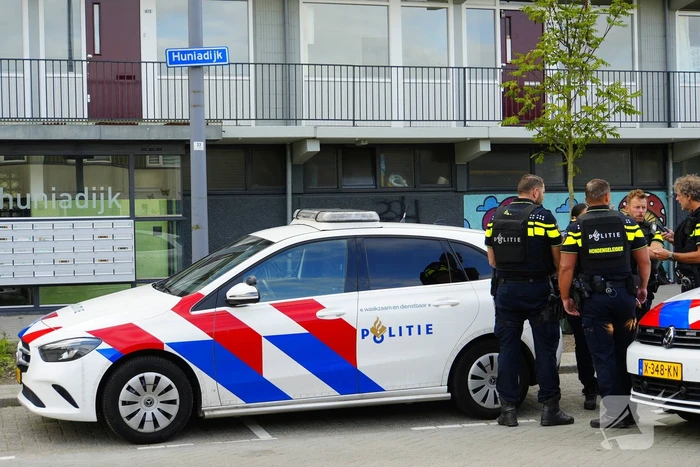 Politie onderzoekt vuurwapenmelding op School