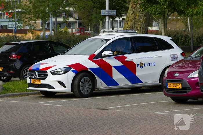 Politie onderzoekt vuurwapenmelding op School