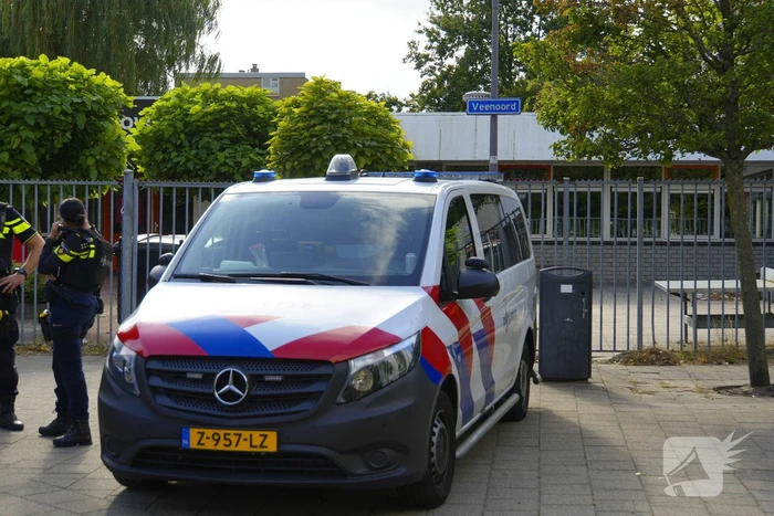 Politie onderzoekt vuurwapenmelding op School