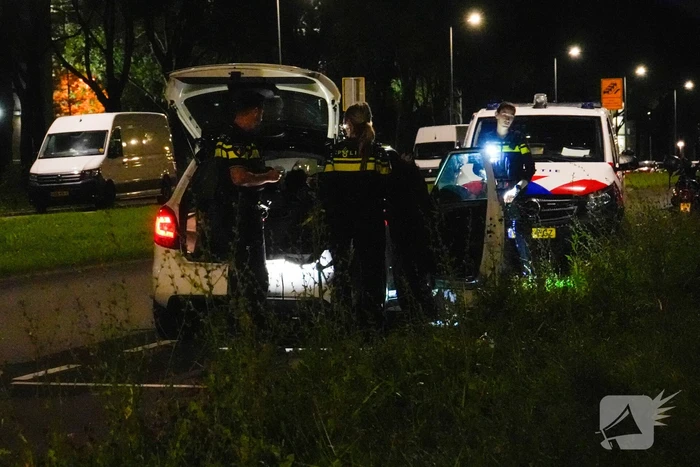 Persoon overvallen die in auto zat