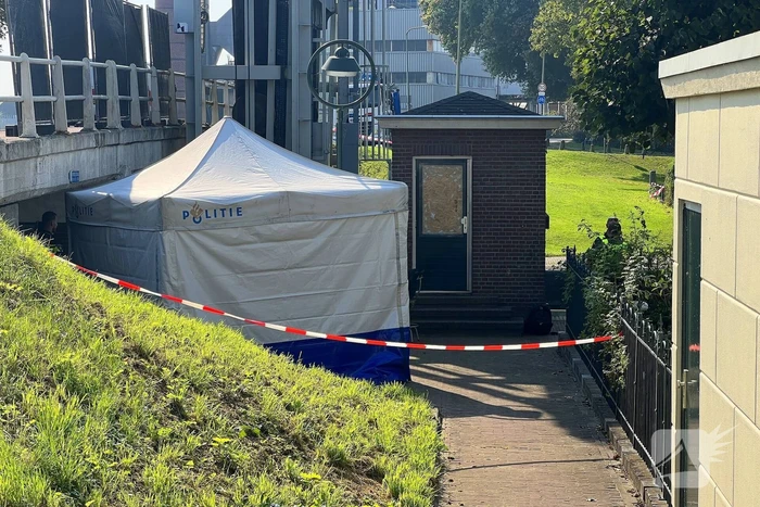 Politie doet onderzoek naar aantreffen overleden persoon