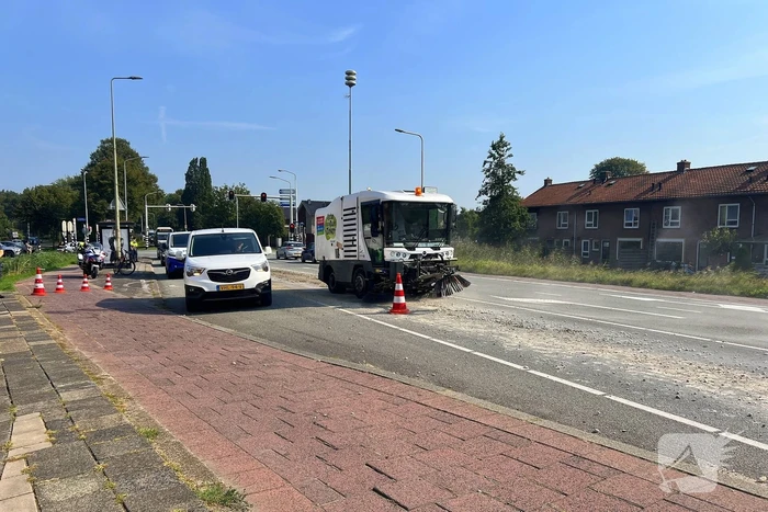 Verloren lading grind zorgt voor verkeersoverlast