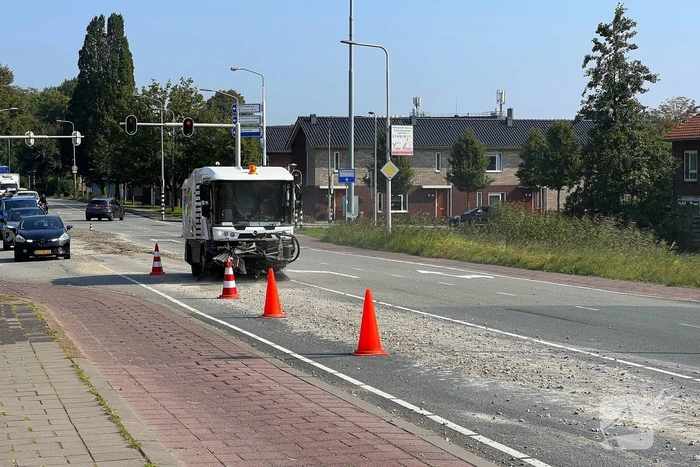 Verloren lading grind zorgt voor verkeersoverlast