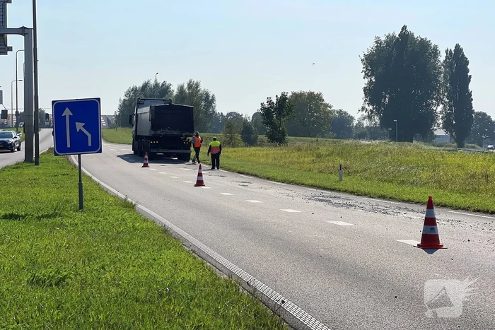 Verloren lading grind zorgt voor verkeersoverlast