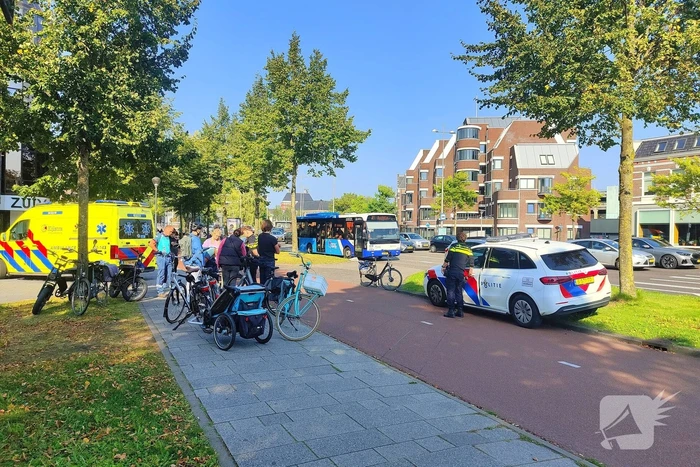 Fietser komt hard ten val
