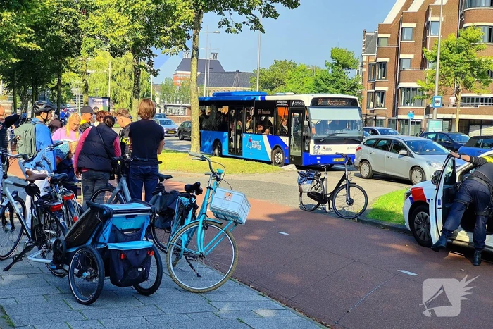 Fietser komt hard ten val