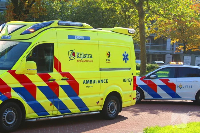 Fietser gaat hard onderuit