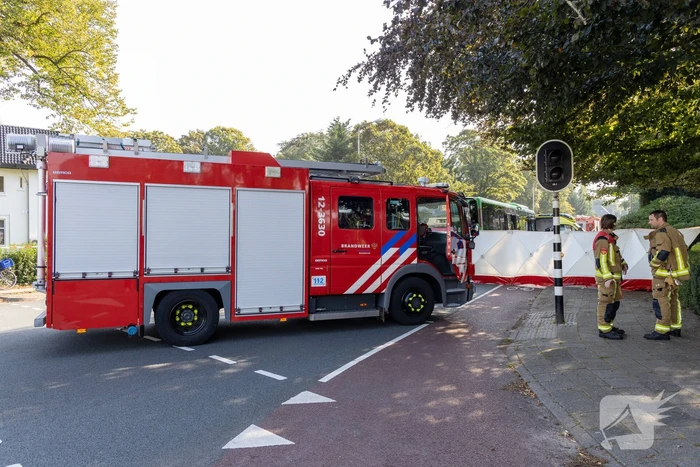 Fietser geschept door lijnbus