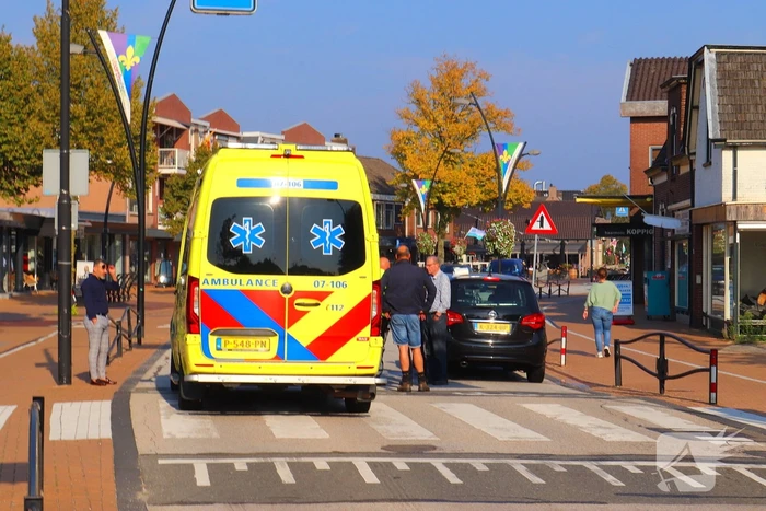 Voetganger aangereden op zebrapad