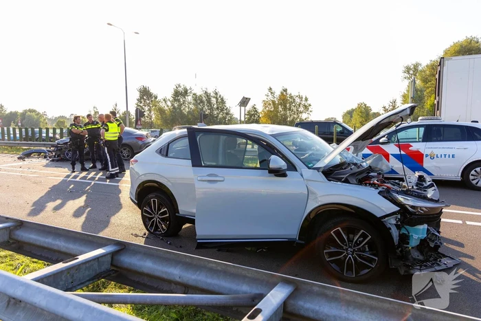 Drie zwaargewonden bij frontale botsing