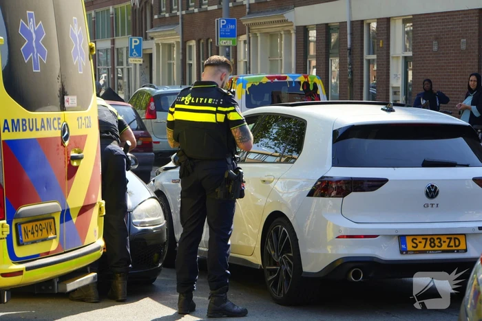Wiel breekt af na ongeval tussen twee personenauto's