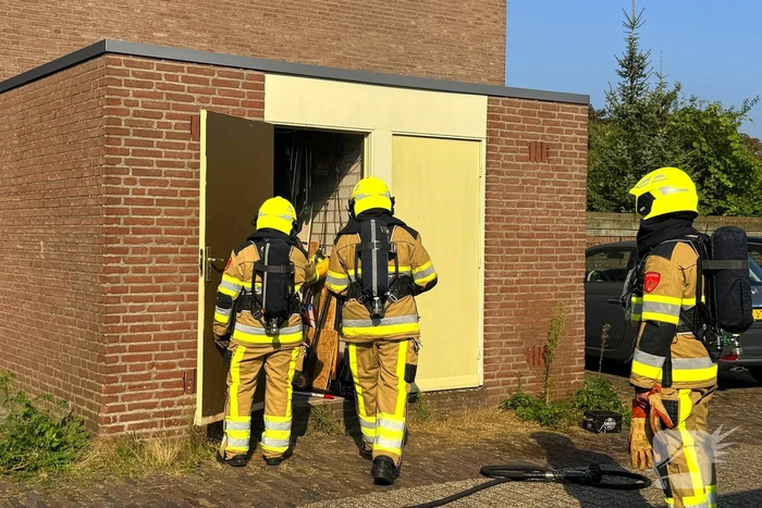 Brand in bijgebouw snel onder controle