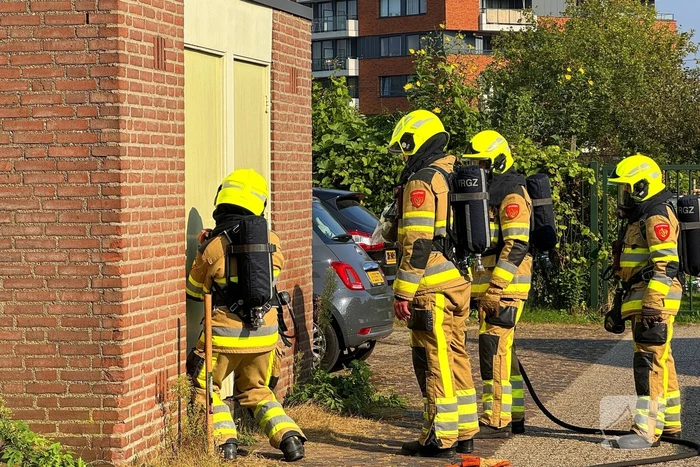 Brand in bijgebouw snel onder controle