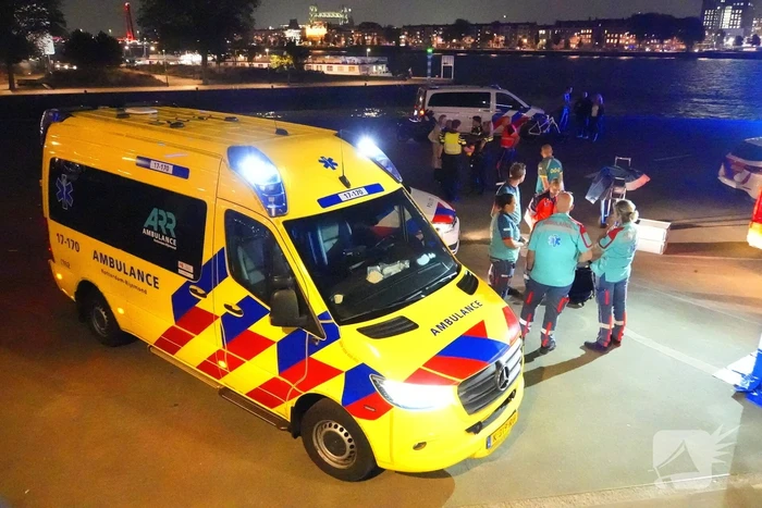 Dode en gewonde bij steekincident, verdachte gewond aangehouden