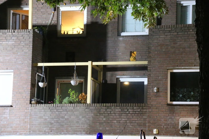 Meerdere personen nagekeken in ambulance na brand in appartement