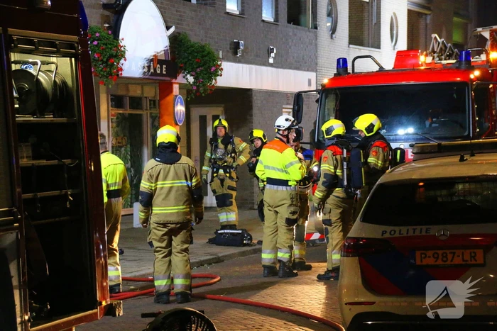 Meerdere personen nagekeken in ambulance na brand in appartement