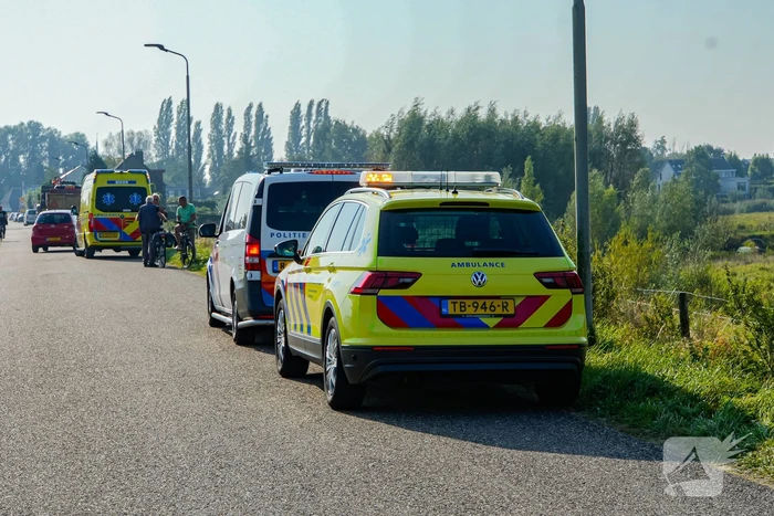 Vergeten handrem eindigt met te watergeraakte auto