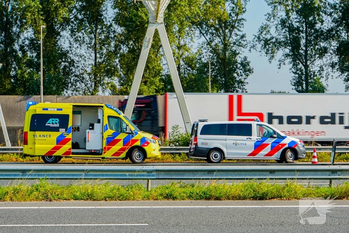 Gewonde na kop-staart aanrijding op snelweg