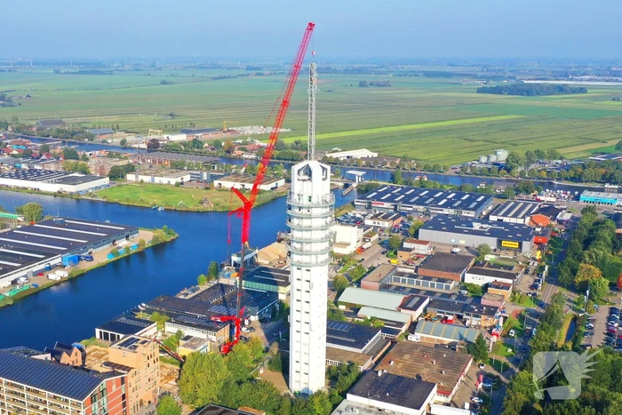 Zendmast verwijdert van Telecomtoren