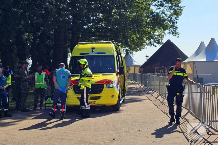 Parachutist zwaargewond bij ongeval op evenemententerrein