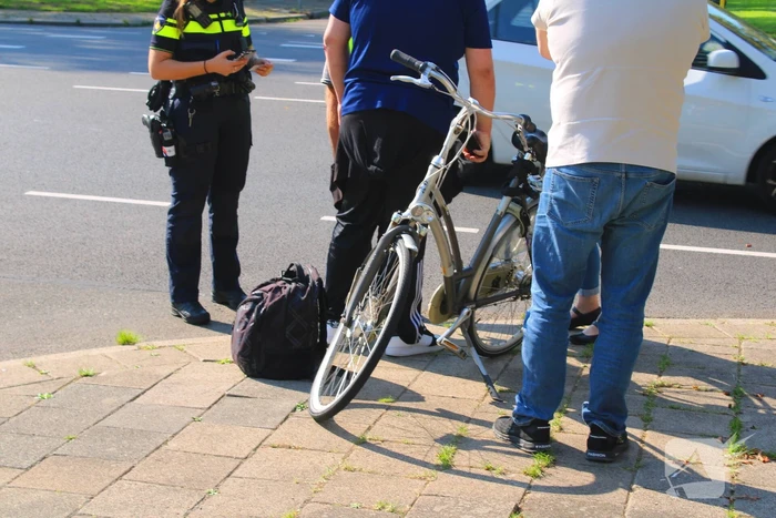 Fietser gewond bij botsing met auto