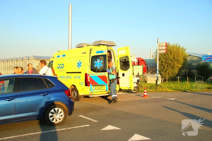 Fietster gewond bij botsing met auto, traumateam opgeroepen