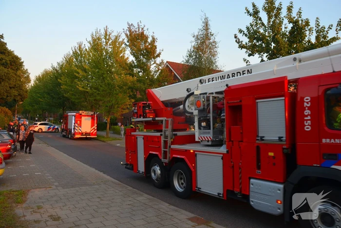 Brandweer ventileert woning na brand