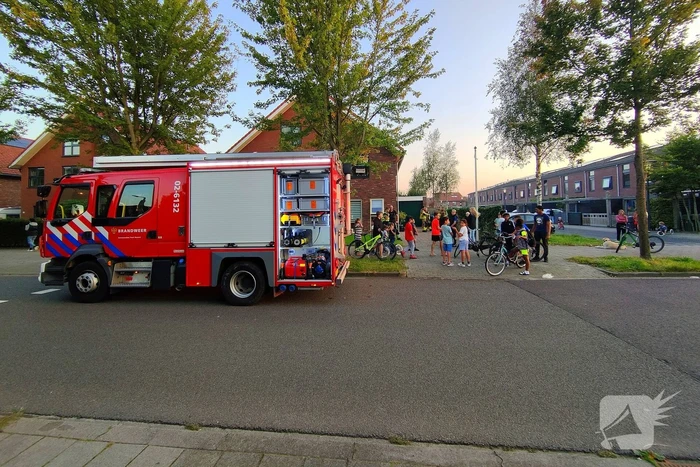 Brandweer ventileert woning na brand