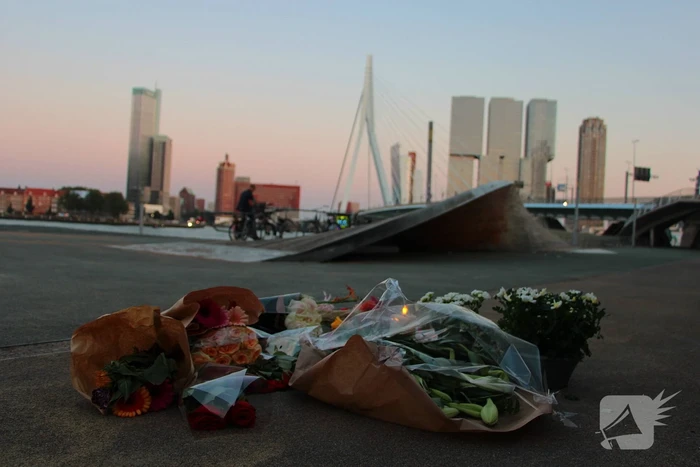 Bloemen bij plek dodelijke steekpartij