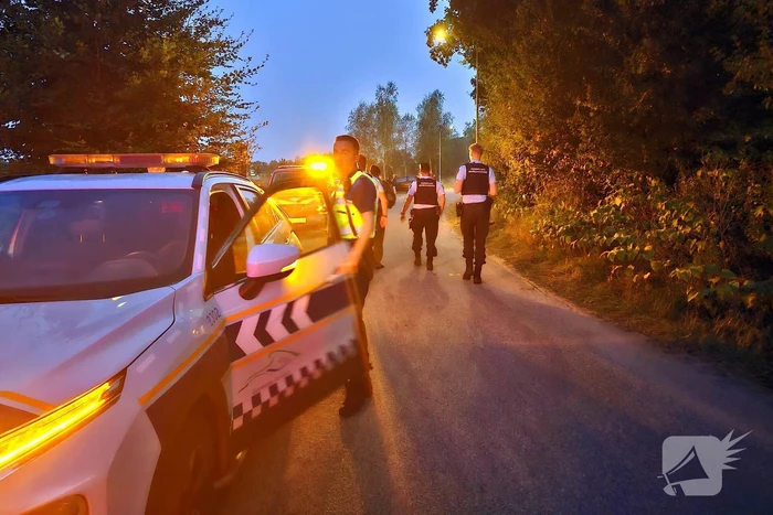 Parachutist belandt in boom, hoogte reddingsteam ingezet